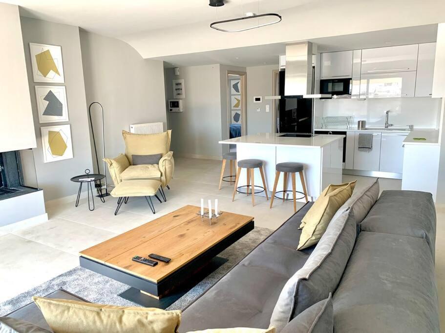 Fab New Flat In Central Athens W/ Acropolis Views Atenas Exterior foto